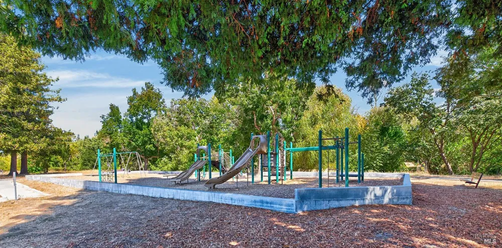 172 Clearview Court Petaluma, CA 94952