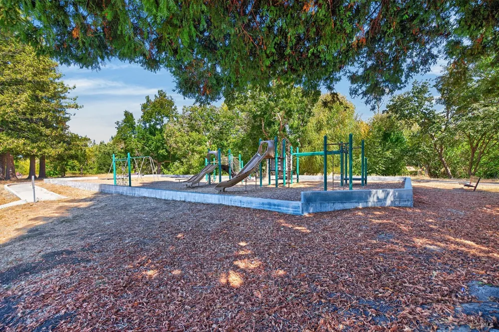 172 Clearview Court Petaluma, CA 94952