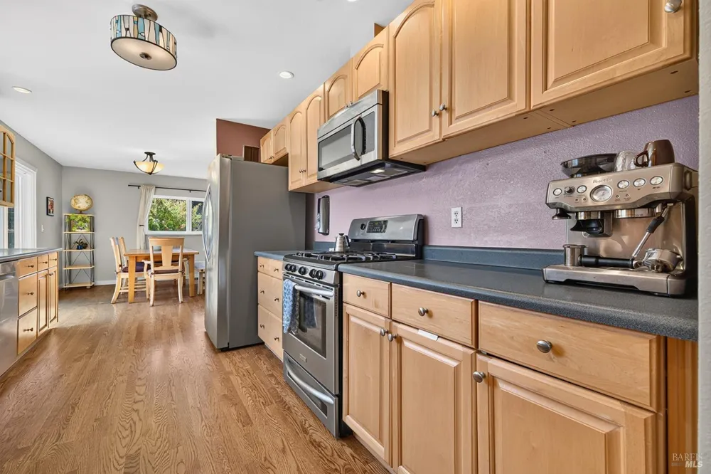 172 Clearview Court Petaluma, CA 94952
