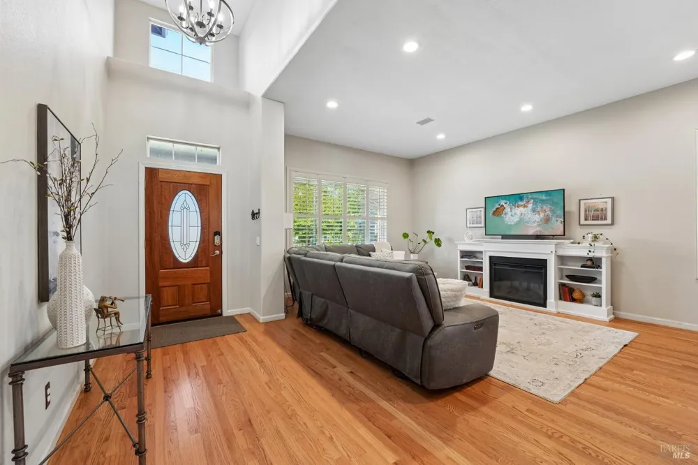 316 Dominic Court Windsor, CA 95492