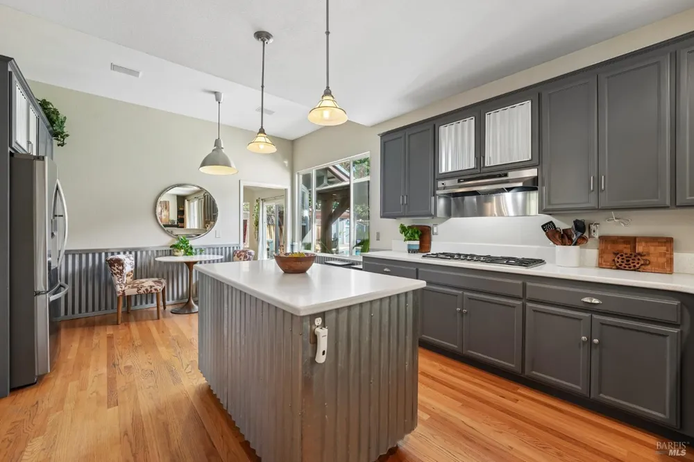 316 Dominic Court Windsor, CA 95492