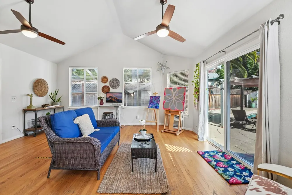 316 Dominic Court Windsor, CA 95492