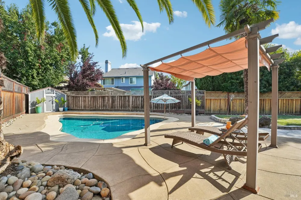 316 Dominic Court Windsor, CA 95492