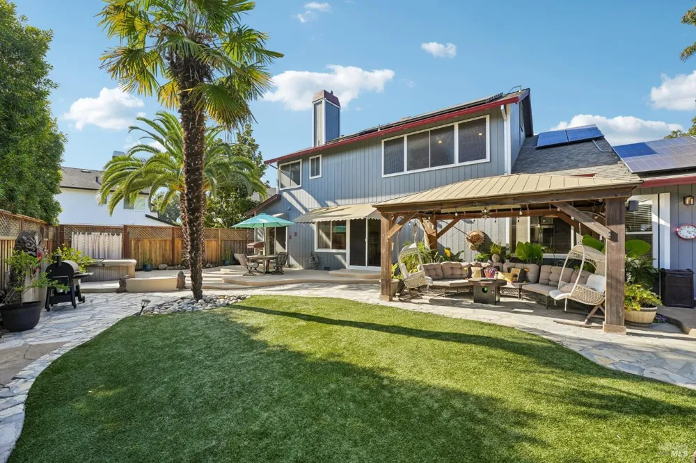 316 Dominic Court Windsor, CA 95492