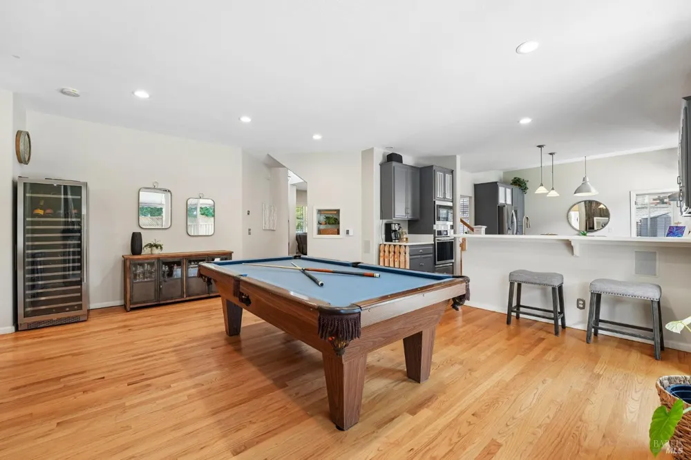 316 Dominic Court Windsor, CA 95492
