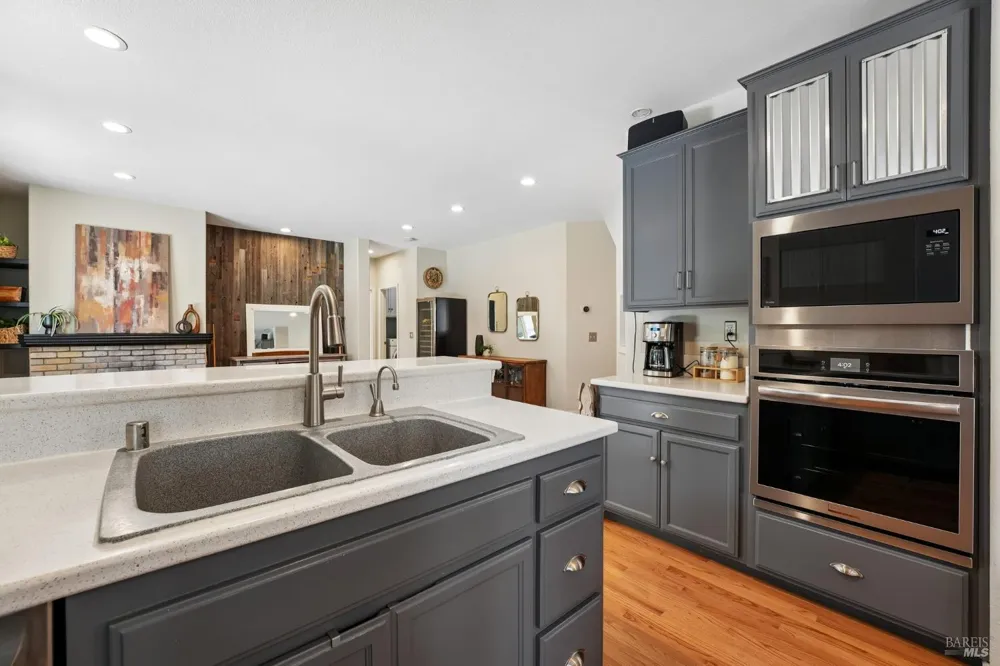 316 Dominic Court Windsor, CA 95492