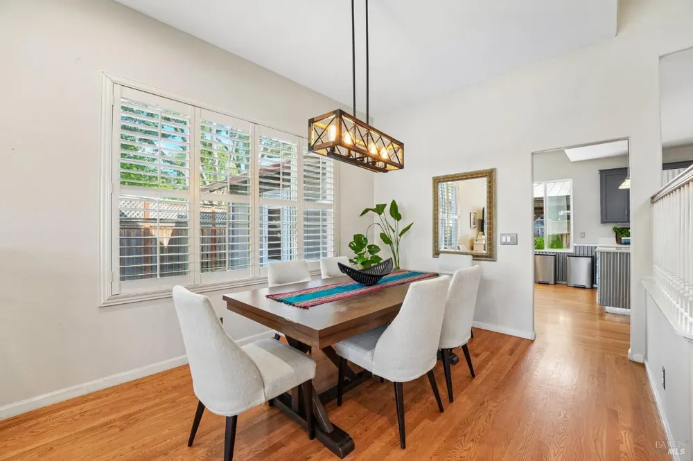 316 Dominic Court Windsor, CA 95492