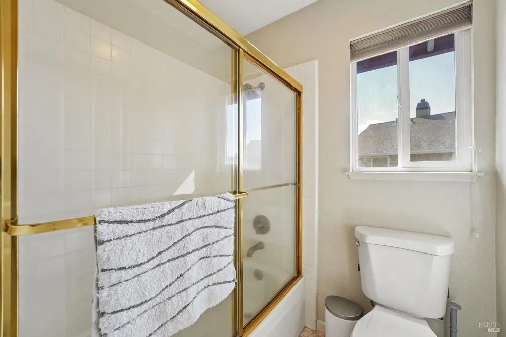 316 Dominic Court Windsor, CA 95492