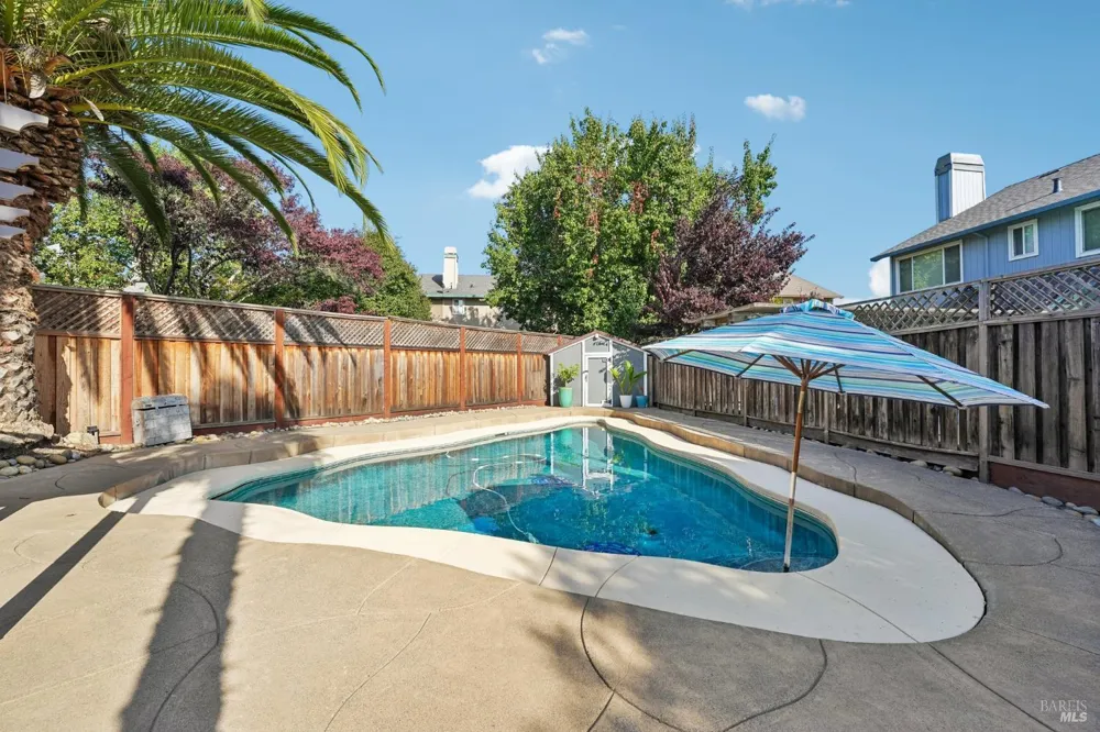 316 Dominic Court Windsor, CA 95492