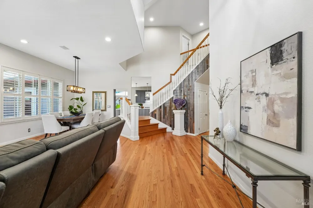316 Dominic Court Windsor, CA 95492