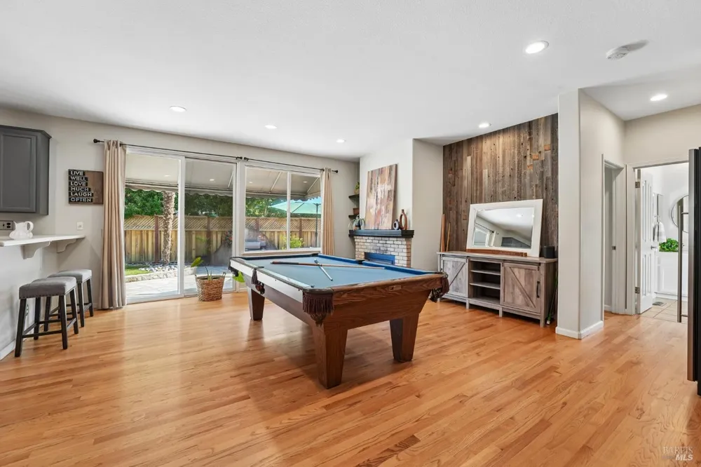 316 Dominic Court Windsor, CA 95492
