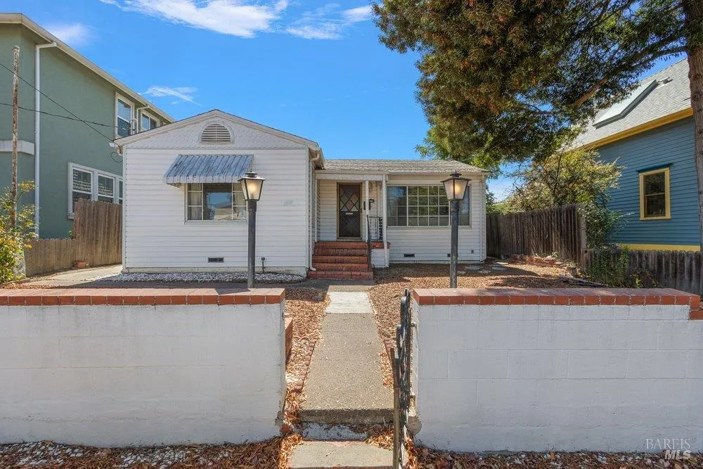 428 E I STREET Benicia, CA 94510