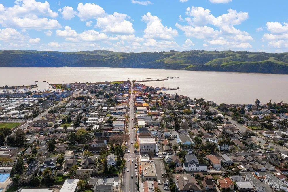 428 E I STREET Benicia, CA 94510