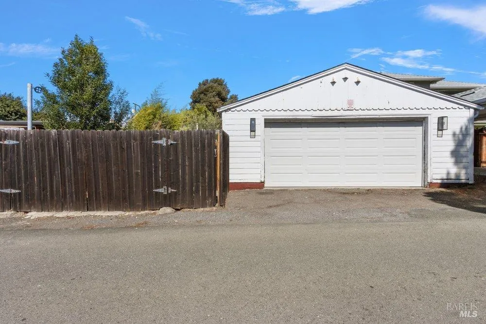 428 E I STREET Benicia, CA 94510