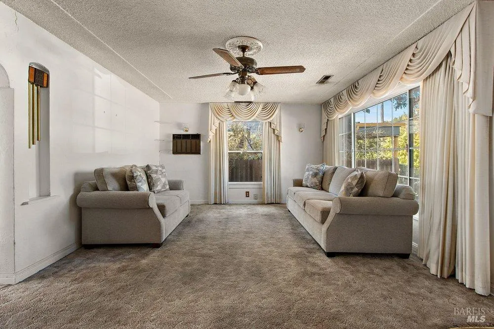 428 E I STREET Benicia, CA 94510