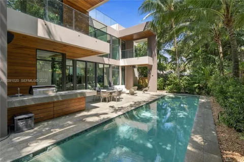 2803 Crystal Ct