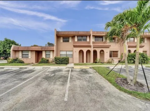 31 SEVILLE CIRCLE #2-49