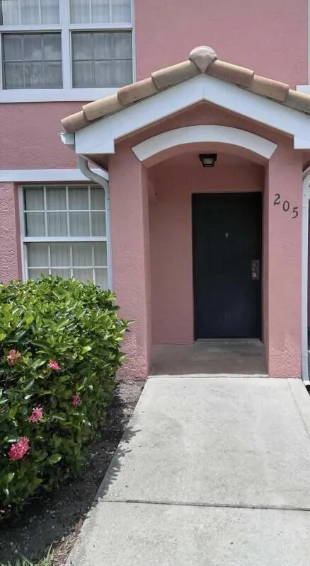 162 SW Peacock Boulevard #205