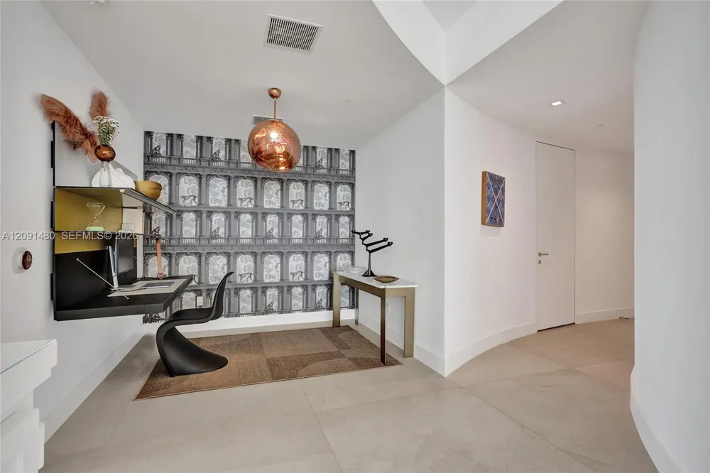 18975 Collins Ave #704 Sunny Isles Beach, FL 33160
