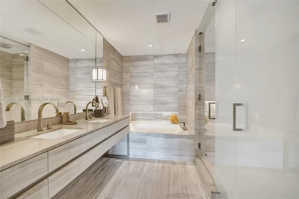 18975 Collins Ave #704 Sunny Isles Beach, FL 33160