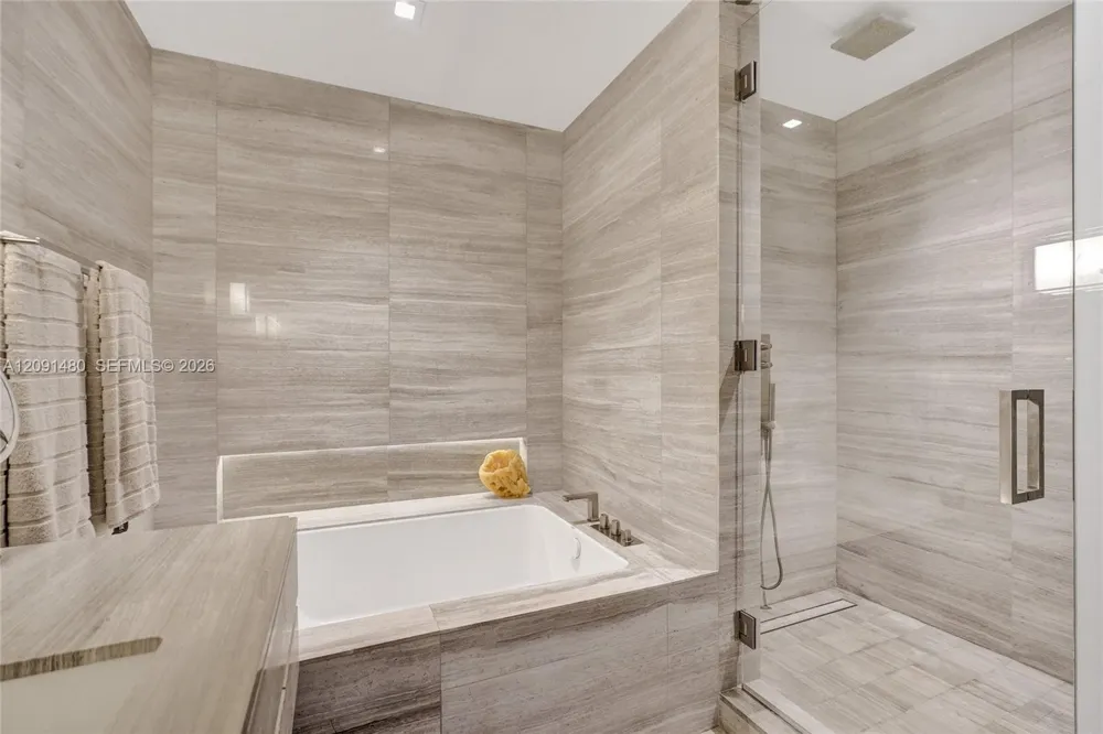18975 Collins Ave #704 Sunny Isles Beach, FL 33160