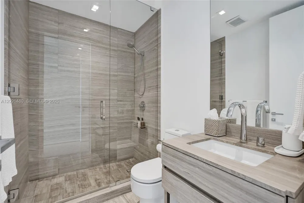 18975 Collins Ave #704 Sunny Isles Beach, FL 33160