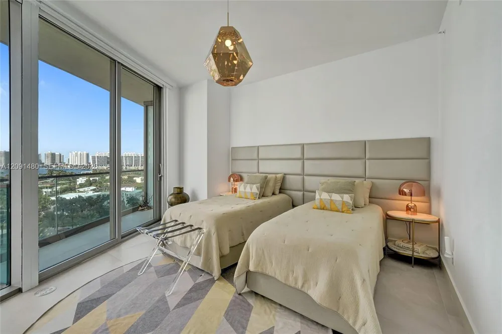 18975 Collins Ave #704 Sunny Isles Beach, FL 33160