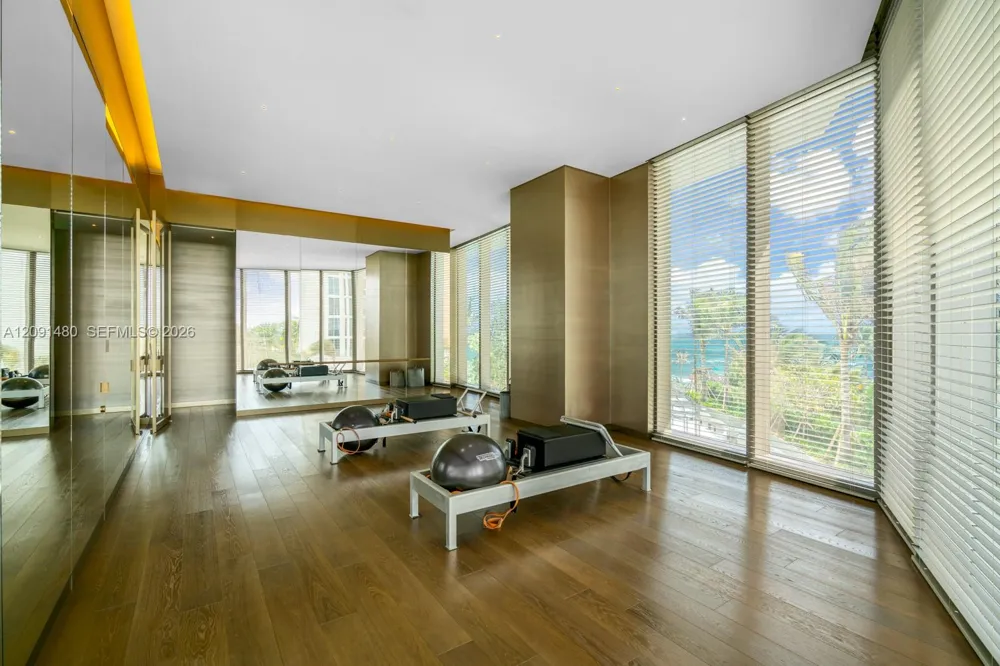 18975 Collins Ave #704 Sunny Isles Beach, FL 33160