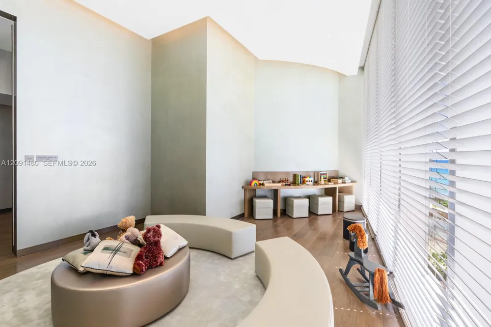 18975 Collins Ave #704 Sunny Isles Beach, FL 33160