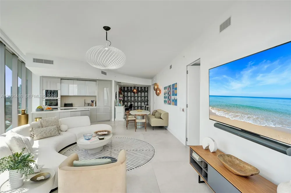 18975 Collins Ave #704 Sunny Isles Beach, FL 33160