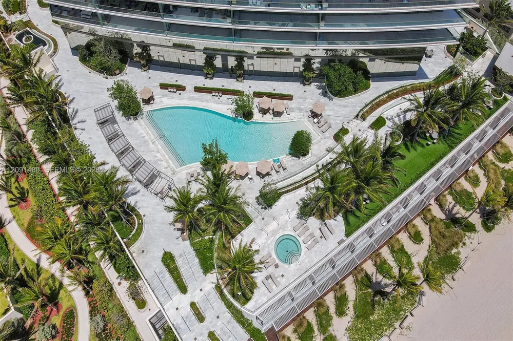 18975 Collins Ave #704 Sunny Isles Beach, FL 33160