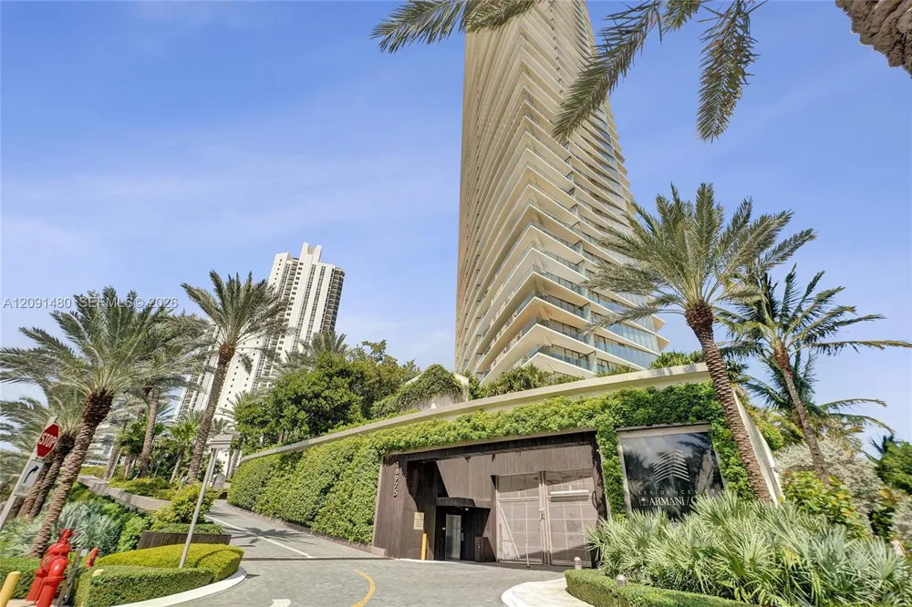 18975 Collins Ave #704 Sunny Isles Beach, FL 33160