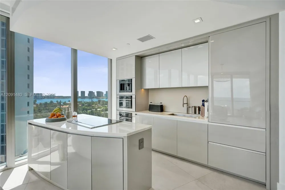 18975 Collins Ave #704 Sunny Isles Beach, FL 33160