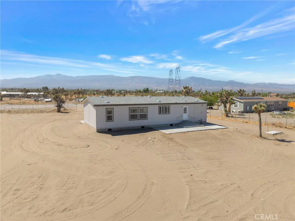 2350 Olivera Pinon Hills, CA 92372