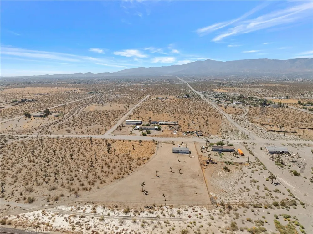 2350 Olivera Pinon Hills, CA 92372