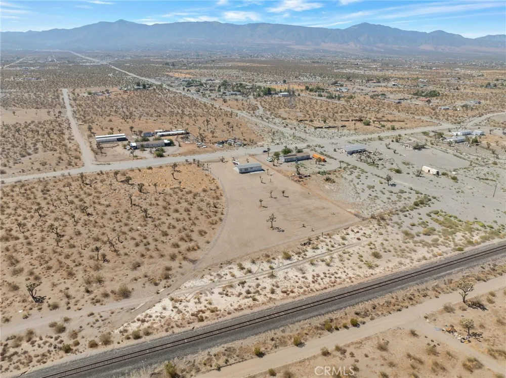 2350 Olivera Pinon Hills, CA 92372
