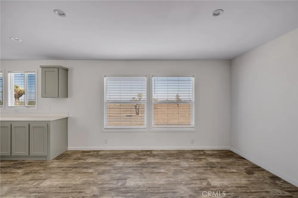 2350 Olivera Pinon Hills, CA 92372