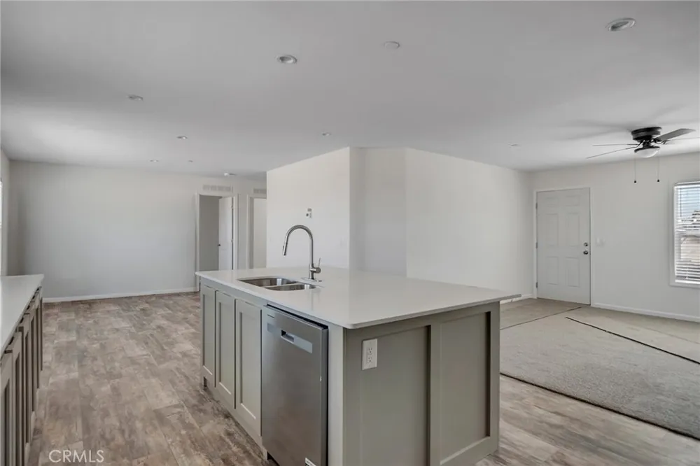 2350 Olivera Pinon Hills, CA 92372