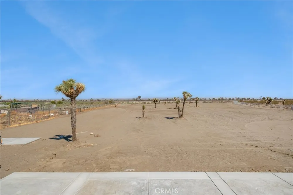 2350 Olivera Pinon Hills, CA 92372