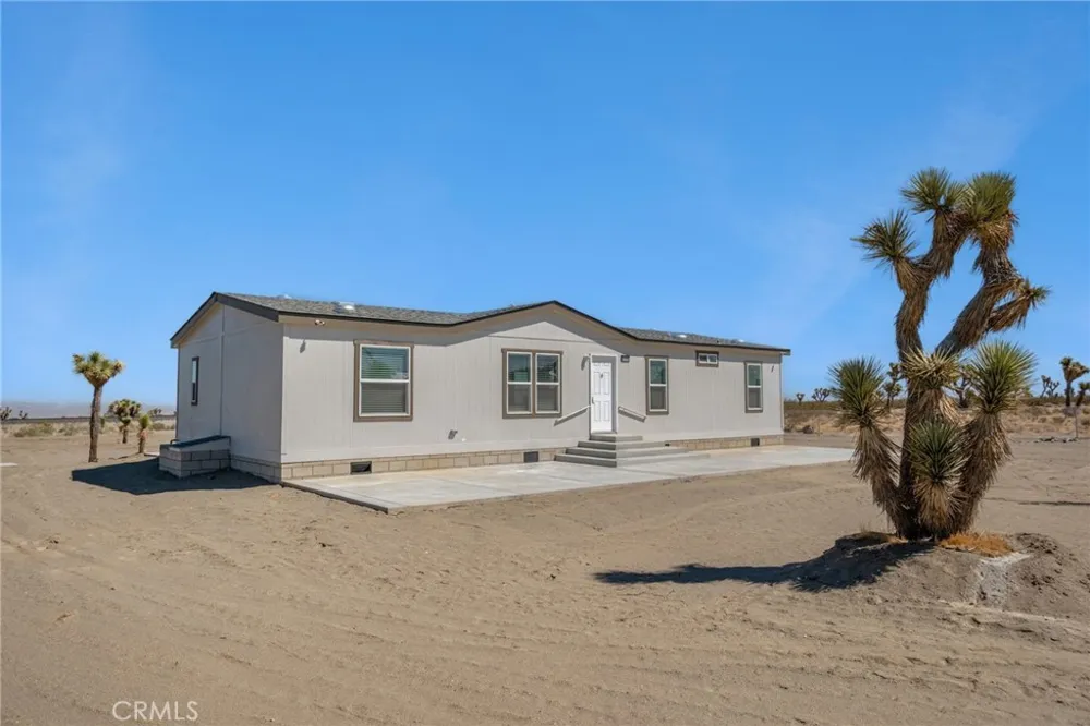 2350 Olivera Pinon Hills, CA 92372