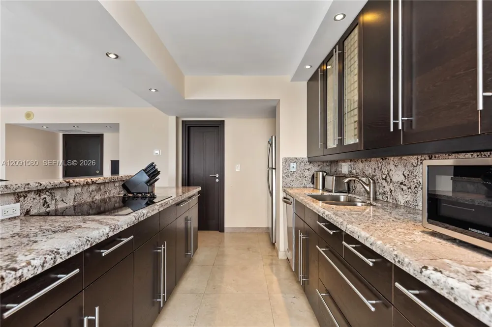 231 174th St #2106 Sunny Isles Beach, FL 33160