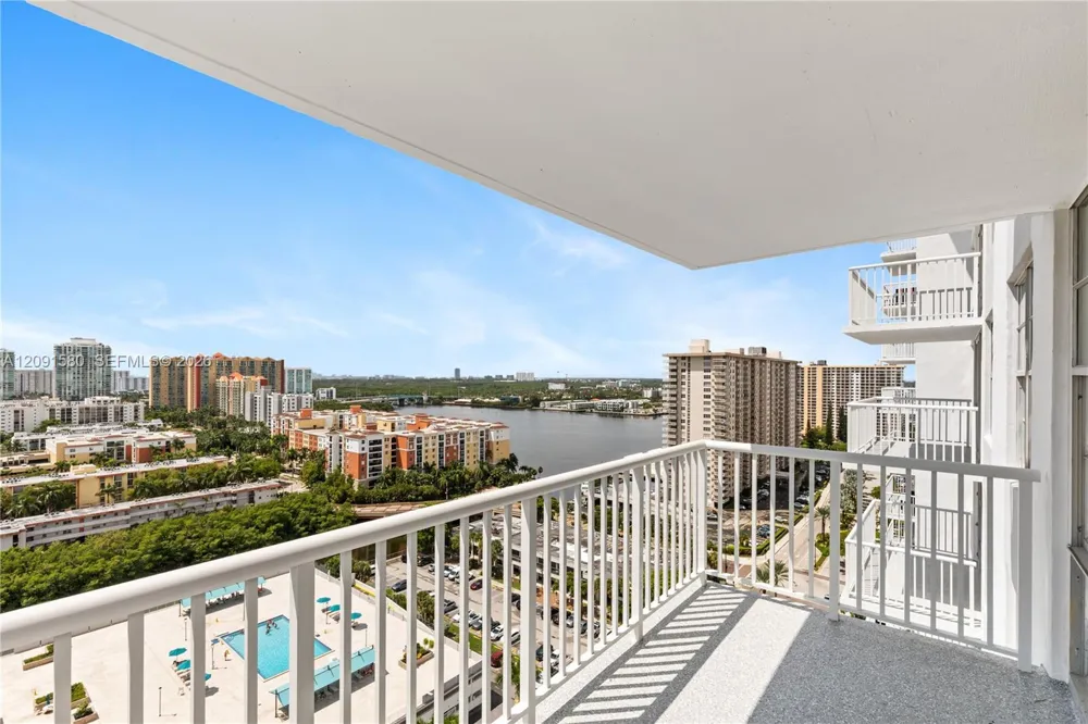 231 174th St #2106 Sunny Isles Beach, FL 33160