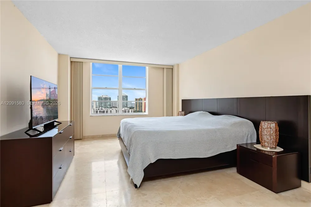 231 174th St #2106 Sunny Isles Beach, FL 33160