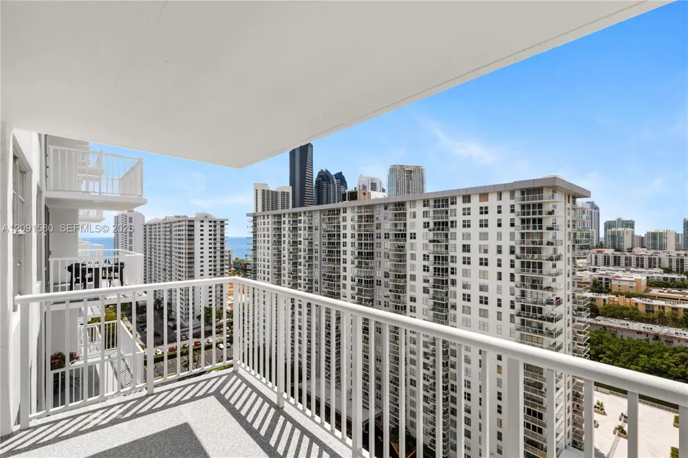 231 174th St #2106 Sunny Isles Beach, FL 33160