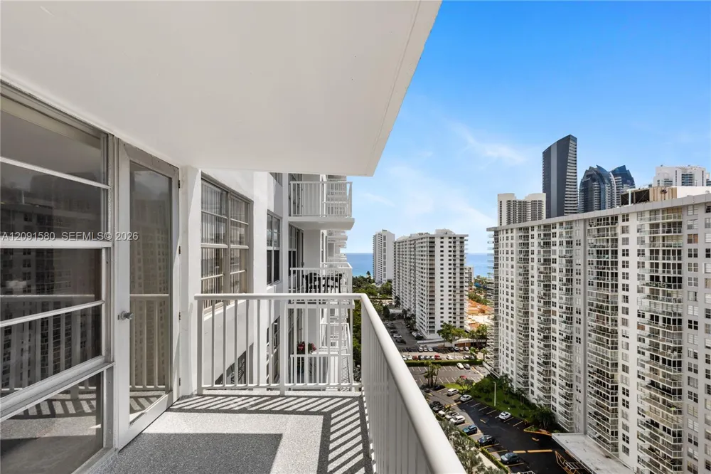 231 174th St #2106 Sunny Isles Beach, FL 33160