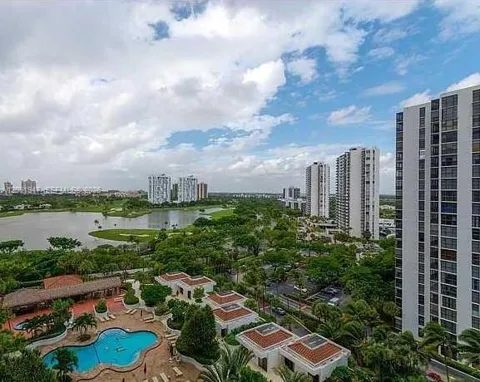 20281 E Country Club Dr #1105