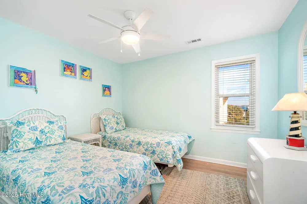 1914 Ocean Drive E Emerald Isle, NC 28594