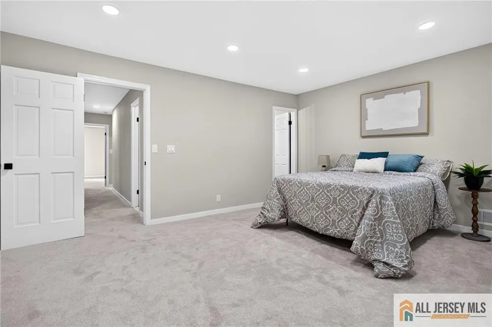 23 Thistle Court Old Bridge, NJ 07747