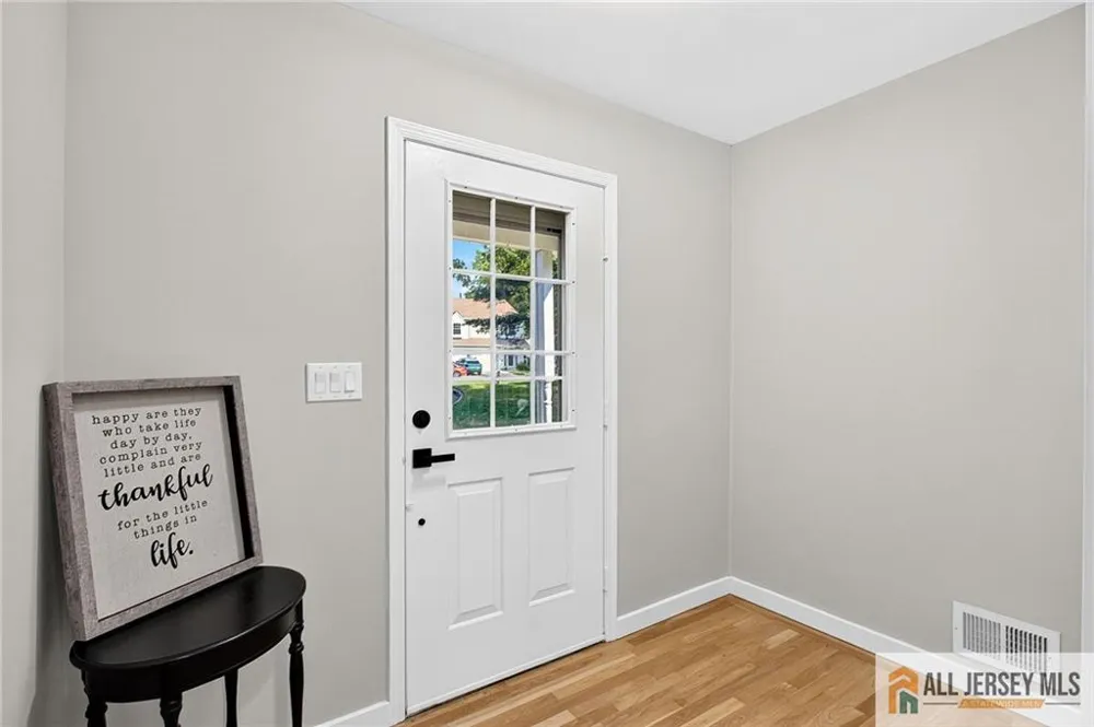 23 Thistle Court Old Bridge, NJ 07747