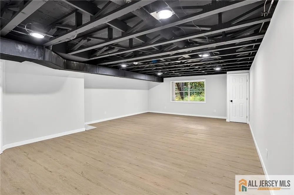 23 Thistle Court Old Bridge, NJ 07747